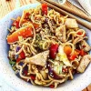 Nem wok med kylling og grøntsager