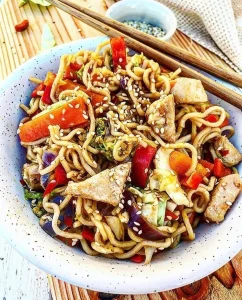 Nem wok med kylling og grøntsager