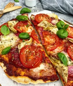 Pizza med chorizo, mozzarella og artiskok