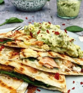 Quesadillas med laks, spinat og hytteost