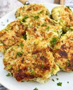 Squash-frikadeller med hytteost og parmesan
