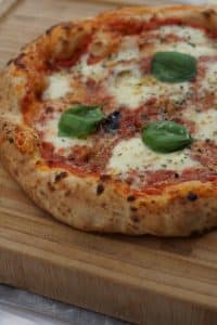 Pizza Margherita i pizzaovn