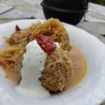 Töltött káposzta – fyldte kålblade med surkål og røget kød