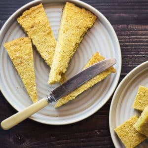 Majsbrød med polenta og kærnemælk