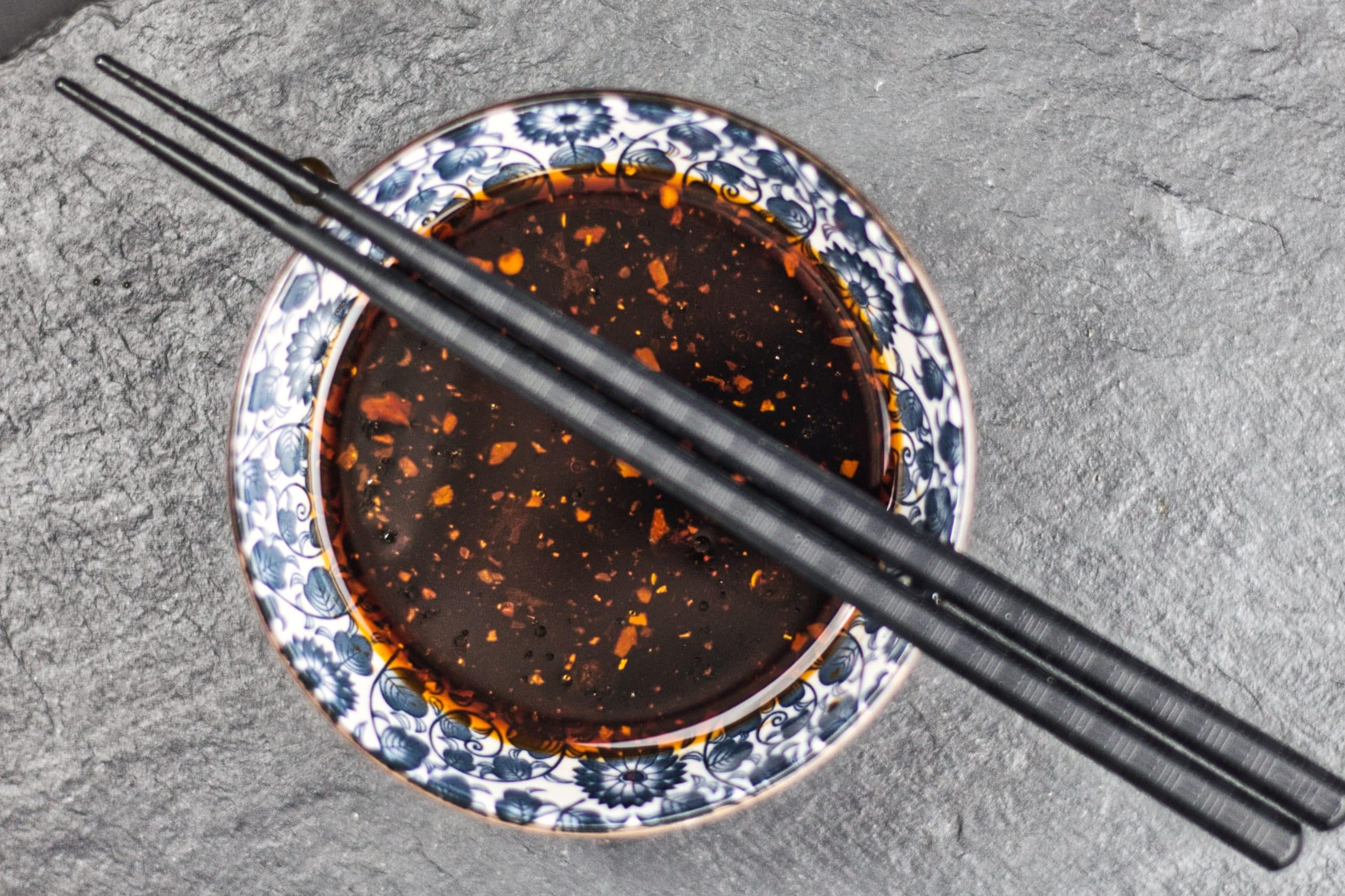 Gyoza dipping sauce med crispy chili oil