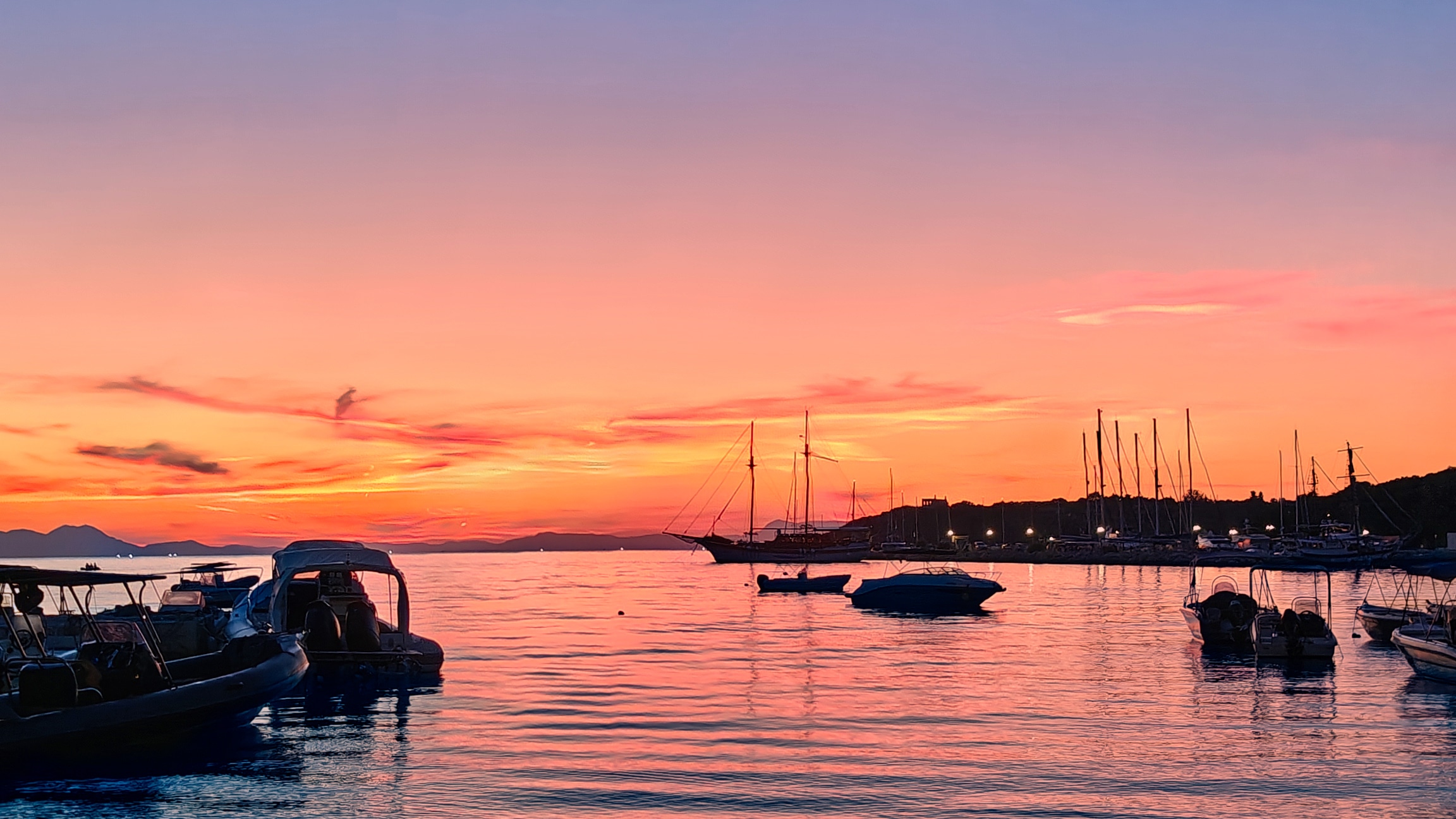Solnedgang i Syvota, Grækenland