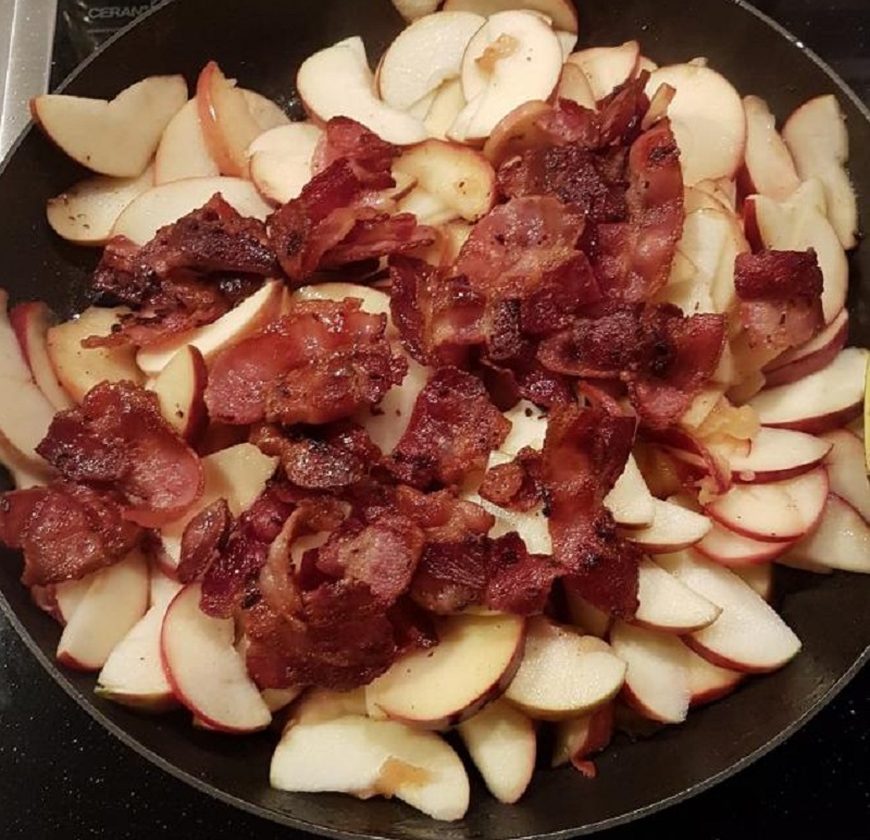 Æbleflæsk med bacon
