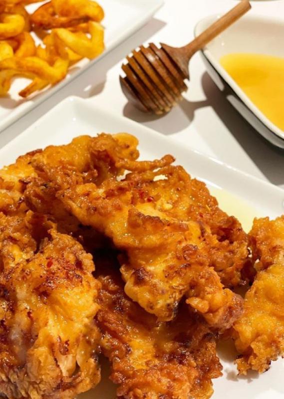 Chicken tenders med butter-honey sauce