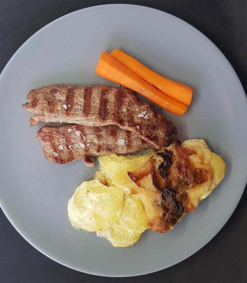 Lammeschnitzler med flødekartofler