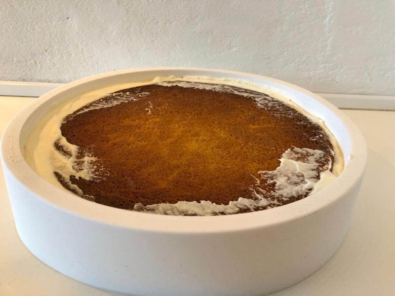 Moussekage med citron og hvid chokolade